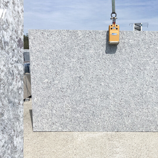 Granit Emerald White 2 cm szczotkowany