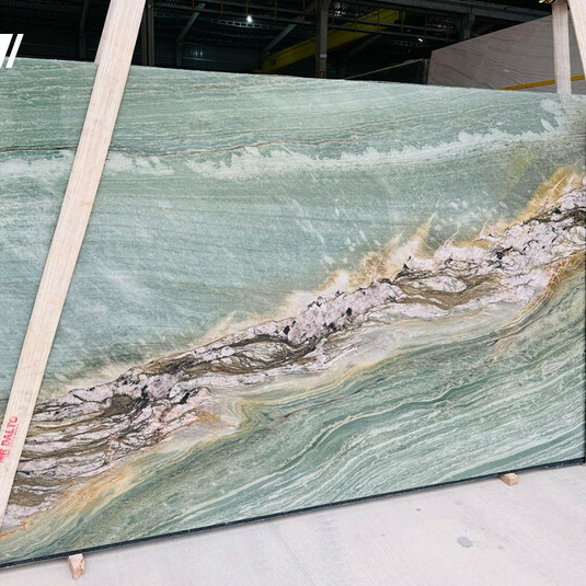 Quartzite Maestro Cristalizzato 2 cm satin-finished