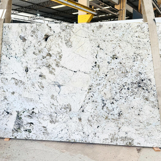Гранит Alpinus White 2 cм полированный