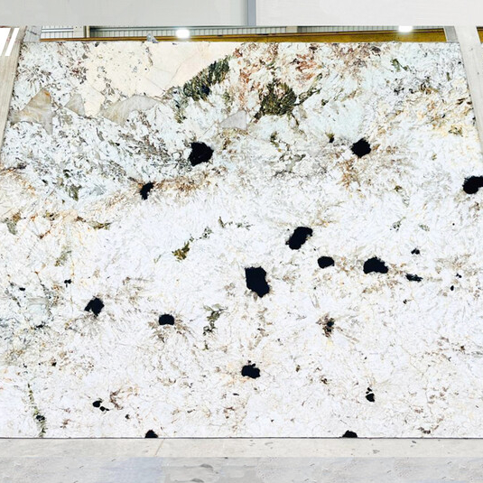 Гранит Alpinus Crystal 2 cм сатинированный